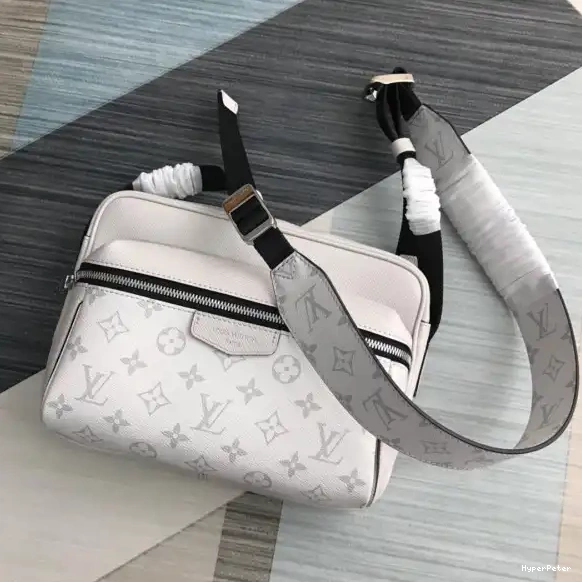 OUTDOOR LOUIS MESSENGER VUITTON 0604
